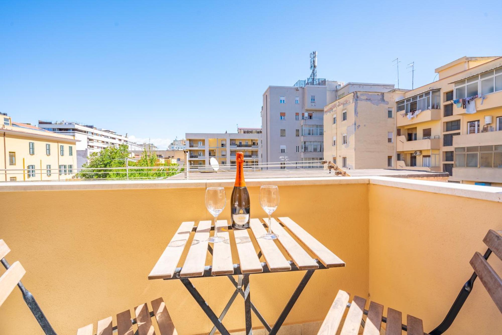 Puccini Apt - Centro Citta - Wifi - Ac Cagliari Eksteriør bilde